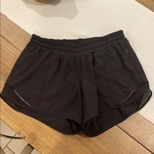 Lululemon Hotty Hot short